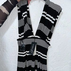 White House Black market Women's Size 4 New With Tags